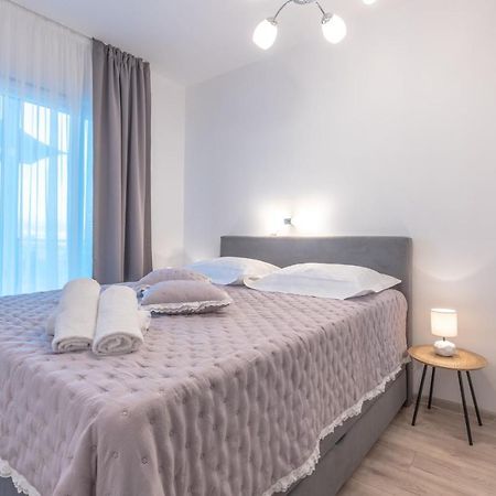 Holiday Home Insulam Mare Trogir Ngoại thất bức ảnh