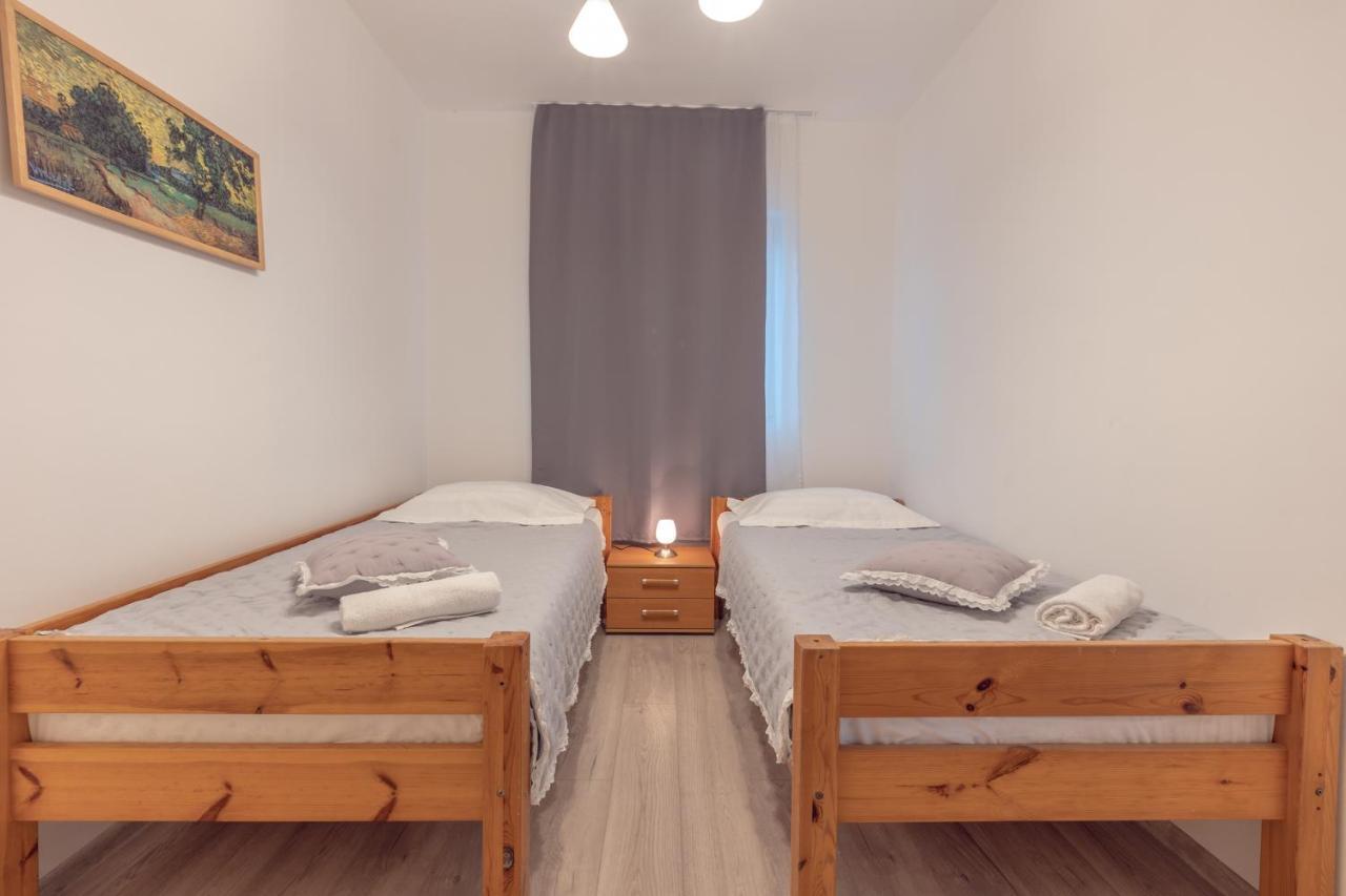 Holiday Home Insulam Mare Trogir Ngoại thất bức ảnh