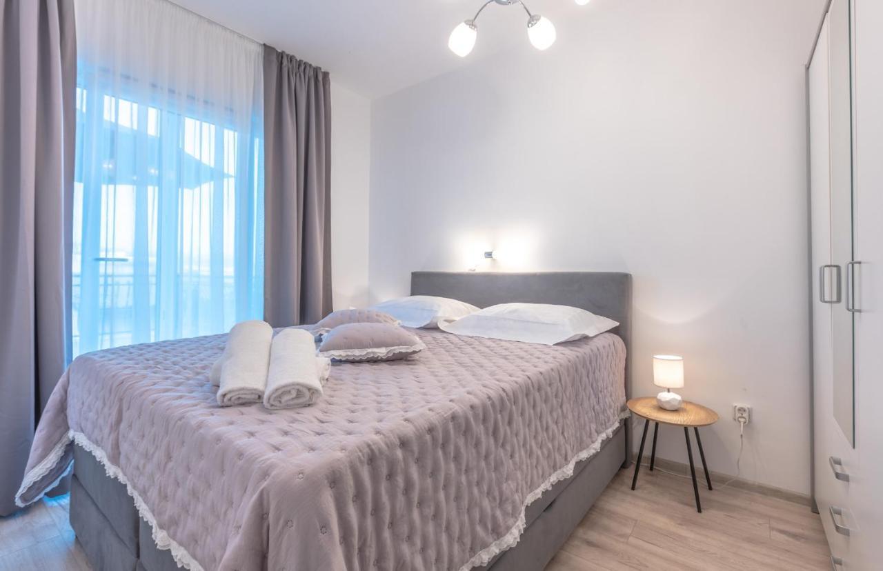 Holiday Home Insulam Mare Trogir Ngoại thất bức ảnh