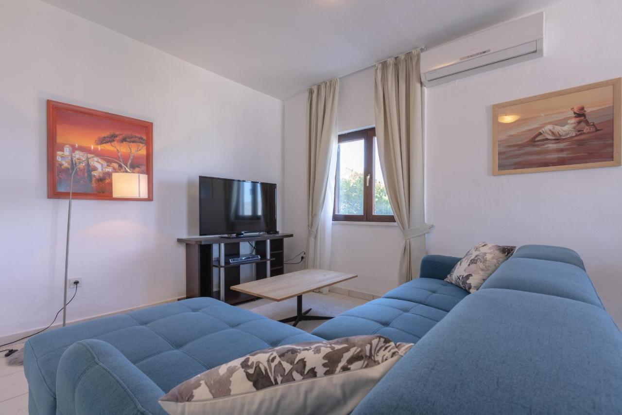 Holiday Home Insulam Mare Trogir Ngoại thất bức ảnh