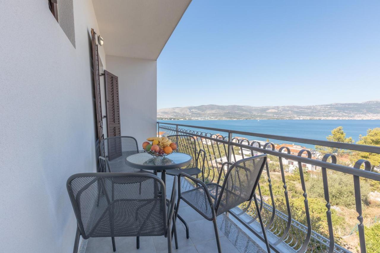 Holiday Home Insulam Mare Trogir Ngoại thất bức ảnh