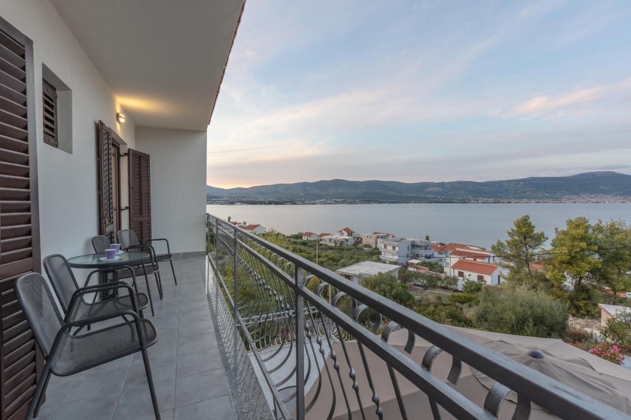 Holiday Home Insulam Mare Trogir Ngoại thất bức ảnh