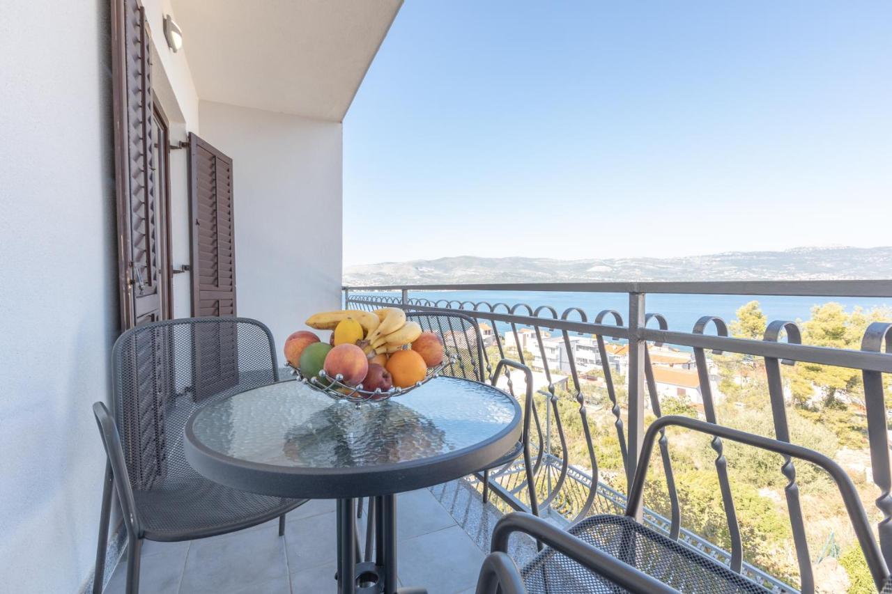 Holiday Home Insulam Mare Trogir Ngoại thất bức ảnh