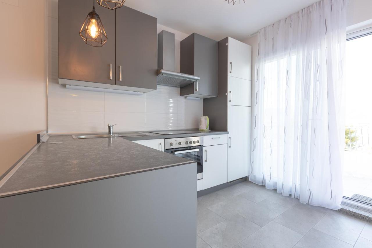 Holiday Home Insulam Mare Trogir Ngoại thất bức ảnh