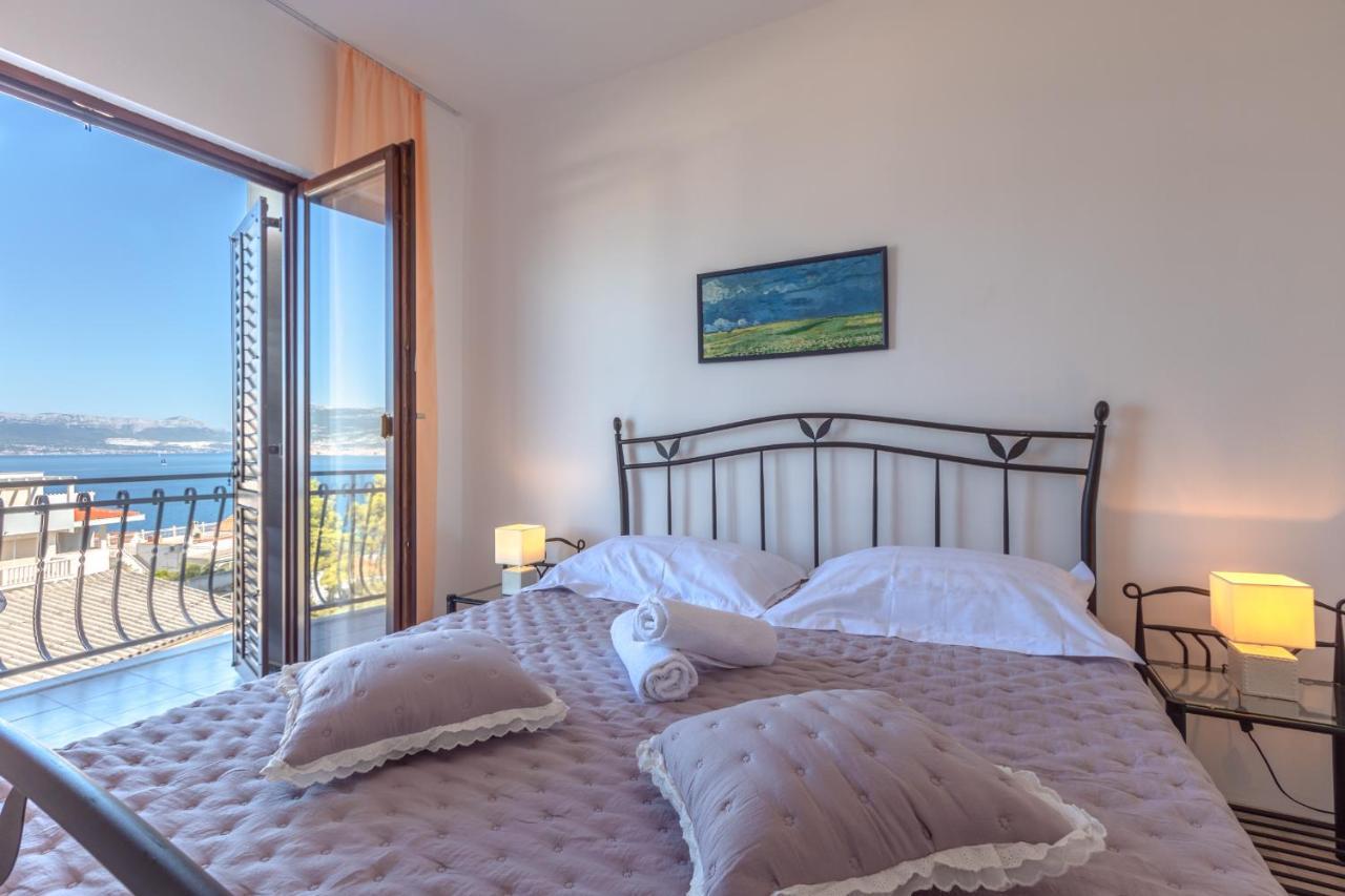 Holiday Home Insulam Mare Trogir Ngoại thất bức ảnh