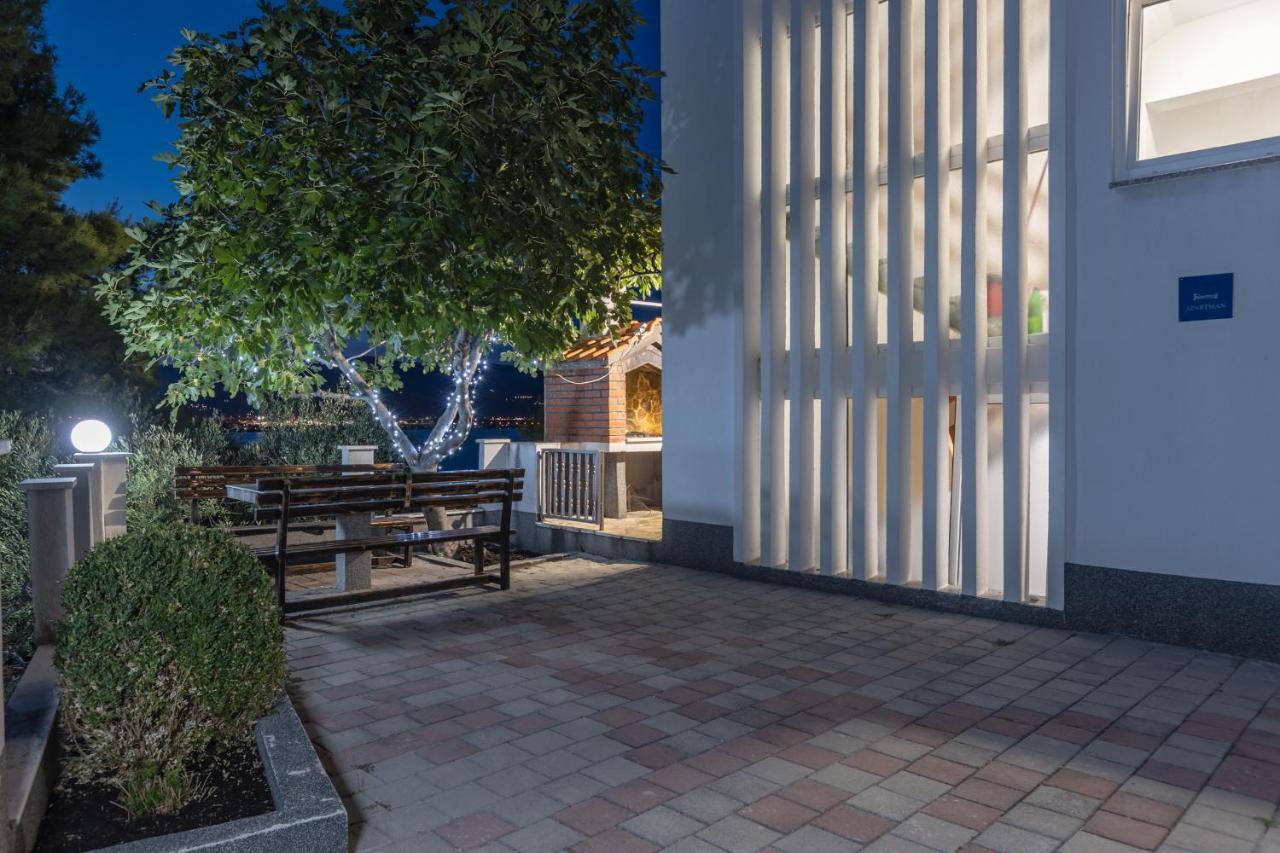 Holiday Home Insulam Mare Trogir Ngoại thất bức ảnh