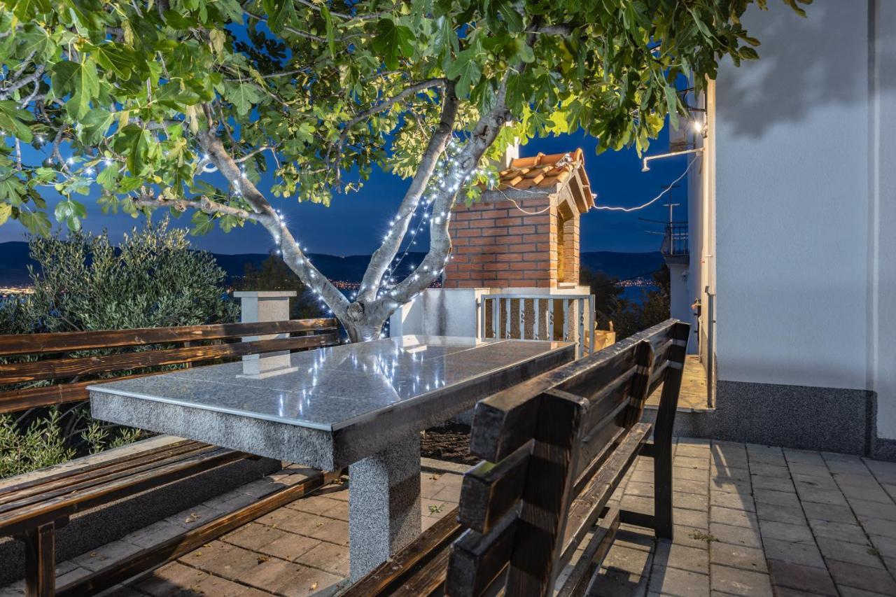 Holiday Home Insulam Mare Trogir Ngoại thất bức ảnh